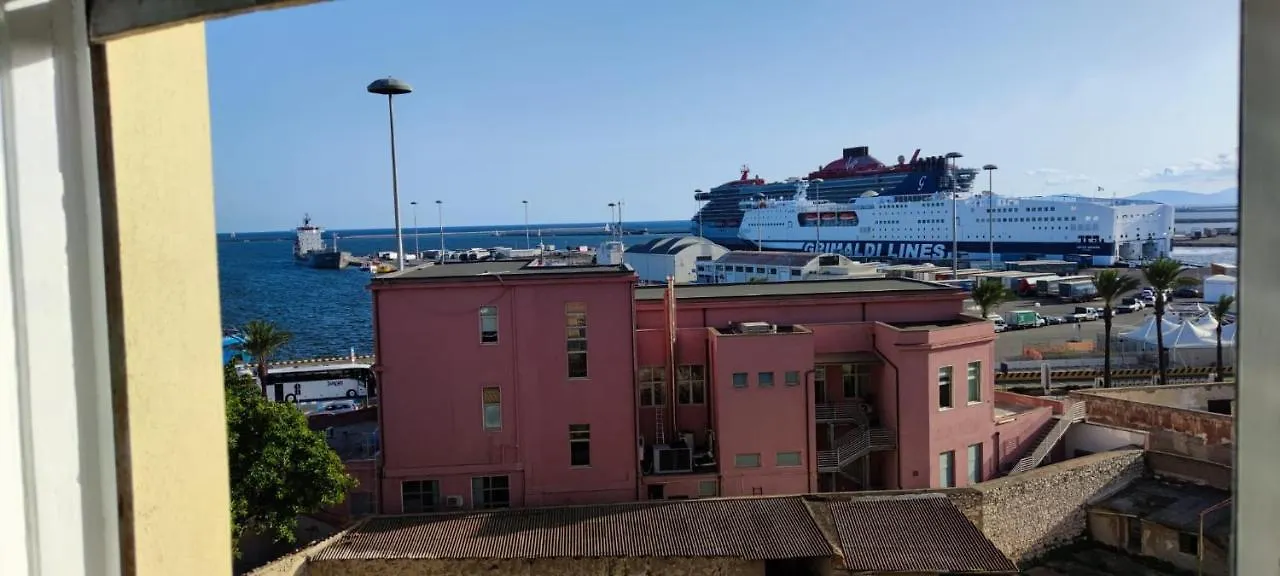Cagliari Central Rooms With Port View Italië