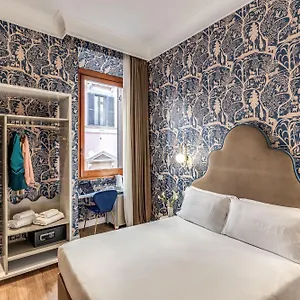 https://townhouse-condotti-29.it-romehotels.com