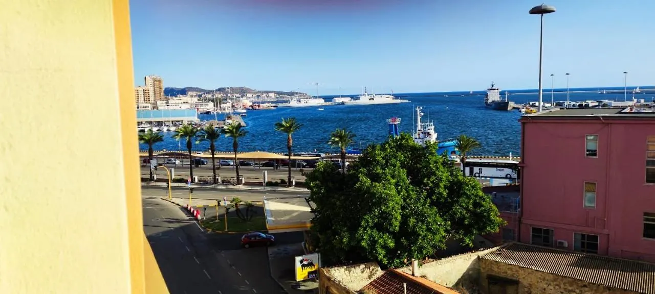Cagliari Central Rooms With Port View Italia