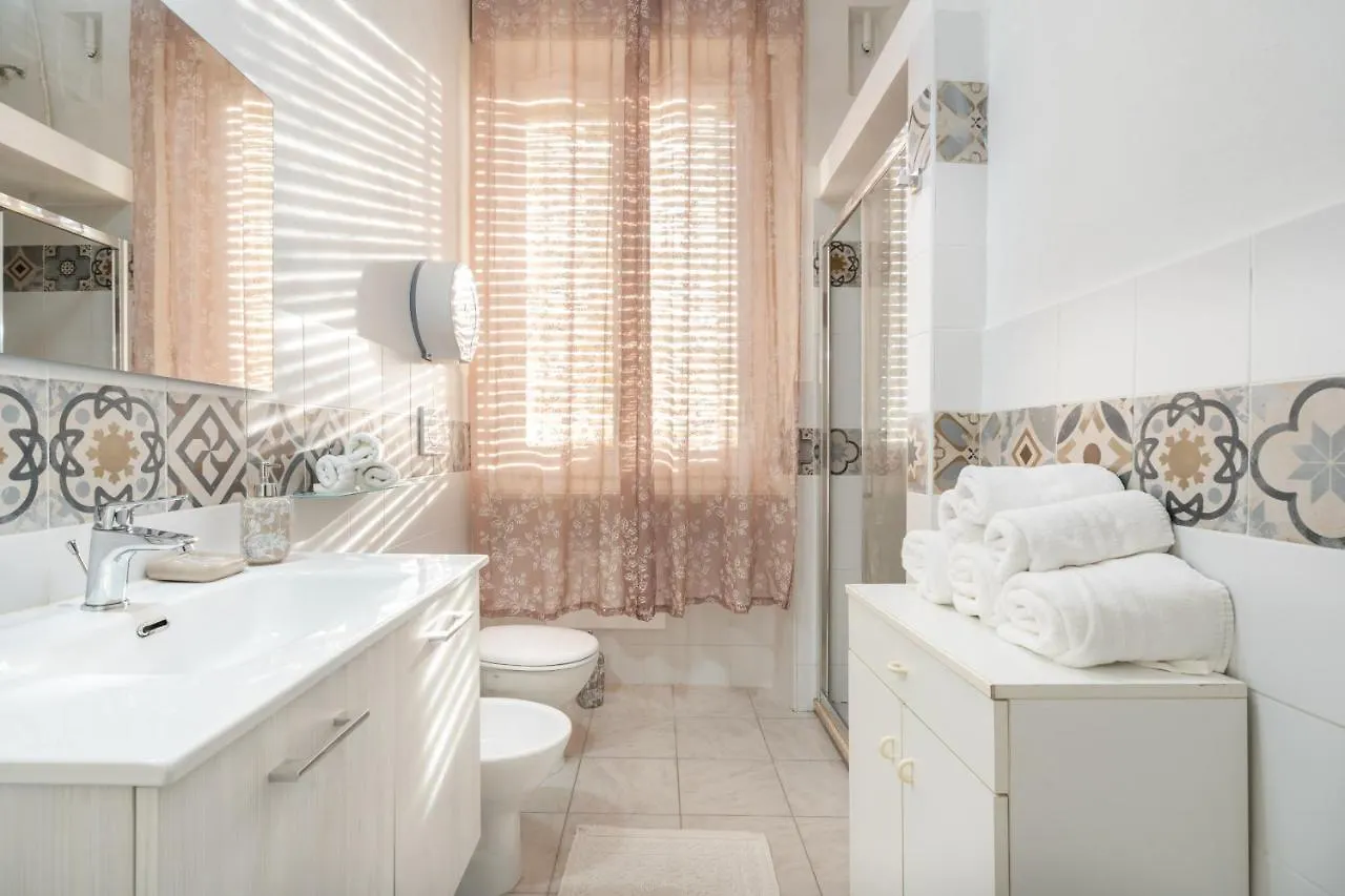 Cagliari Central Rooms With Port View 0*,  Italy